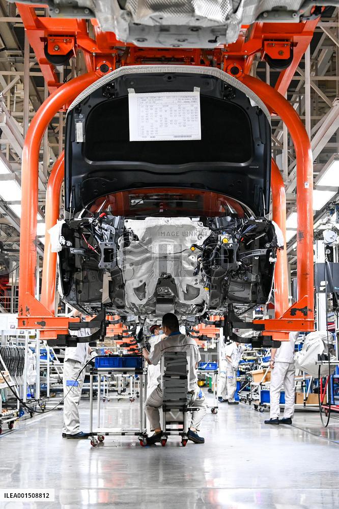 CHINA-JILIN-CHANGCHUN-FAW-AUTOMOBILE-STAFF (CN)