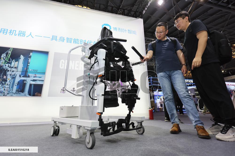Xinhua Headlines: AI revolution reshaping China's economy