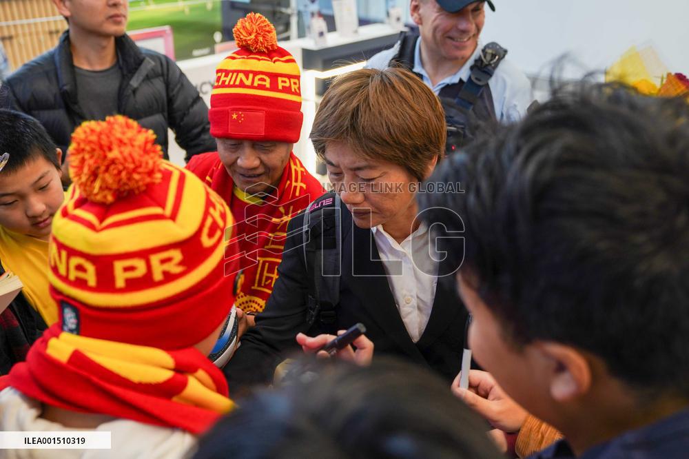 (SP)AUSTRALIA-ADELAIDE-FOOTBALL-CHINESE NATIONAL TEAM-ARRIVAL