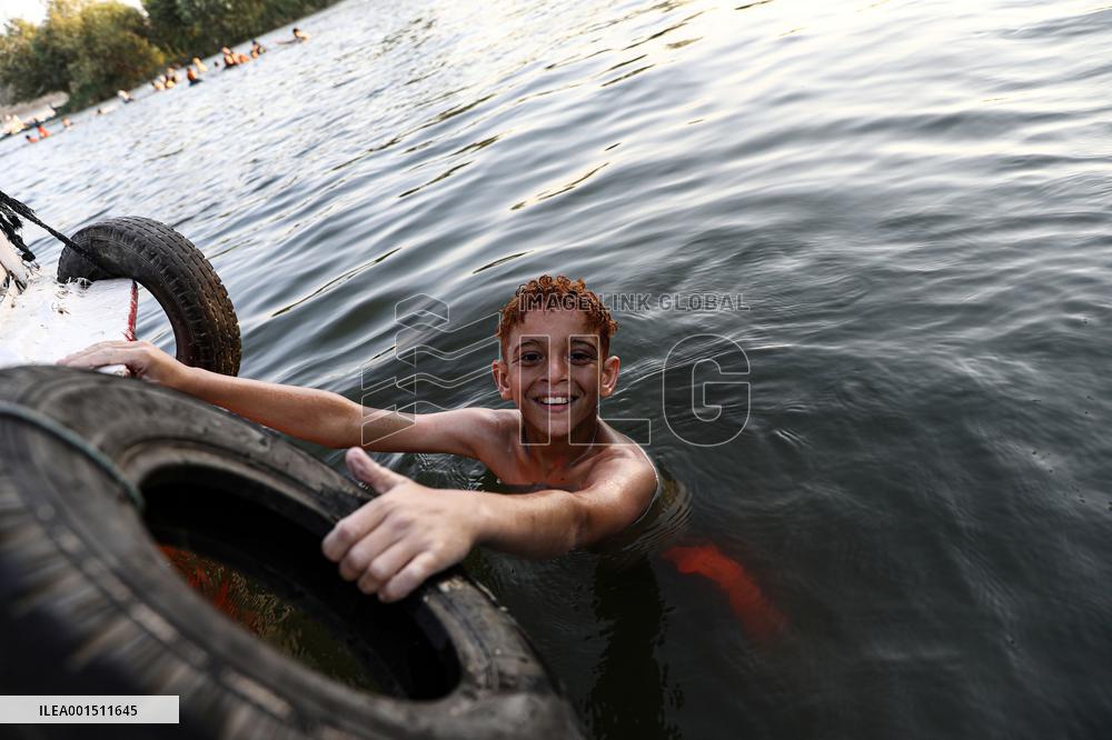 EGYPT-QALYUBIA-DAILY LIFE-HOT WEATHER