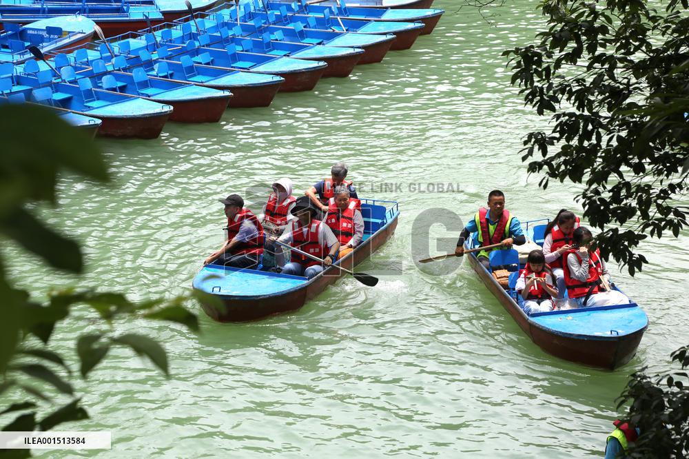 Summer High Temperature Tourism in Anshun