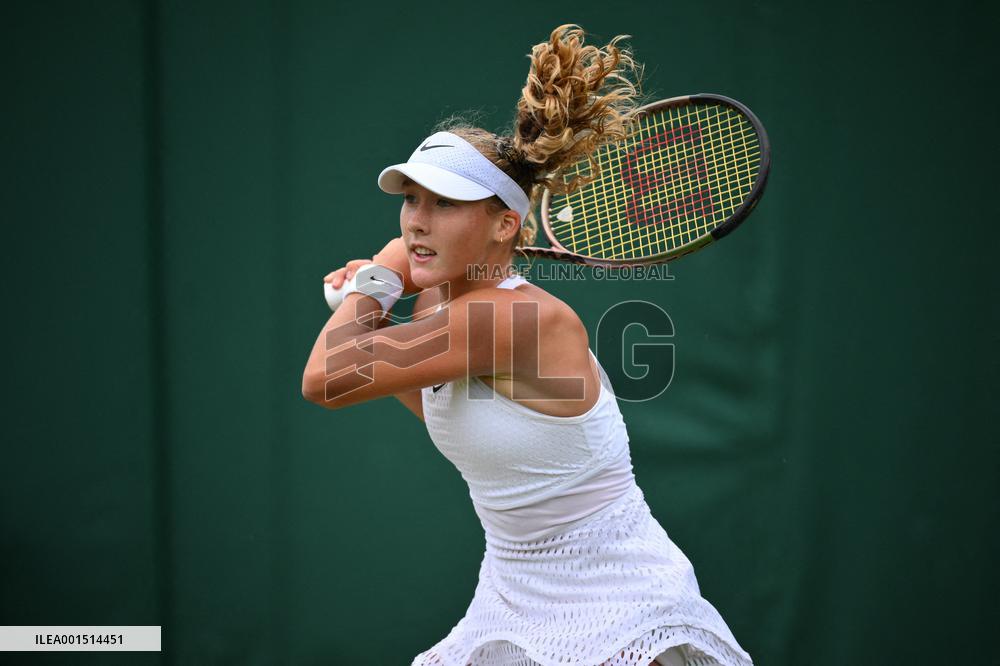 16-Year-Old Qualifier Andreeva Into Wimbledon Last 16