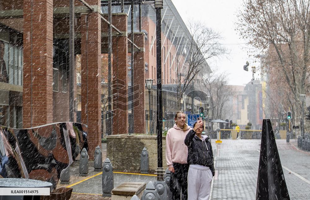 SOUTH AFRICA-JOHANNESBURG-SNOW