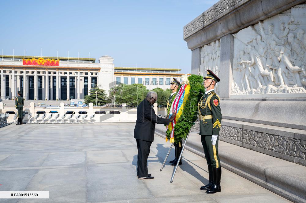 CHINA-BEIJING-SOLOMON ISLANDS-PM-MONUMENT-TRIBUTE (CN)