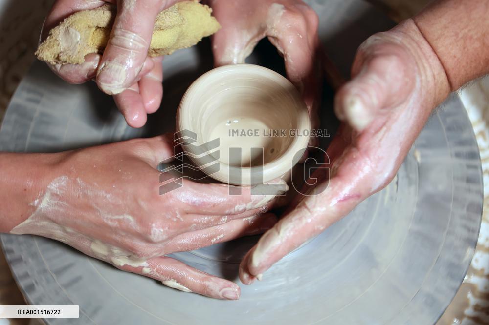 Pottery master class in Kosiv