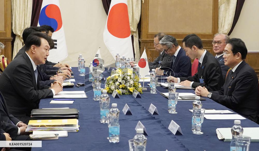 Japan-S. Korea leaders' talks