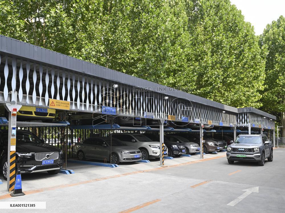 CHINA-BEIJING-HUTONG-PARKING (CN)