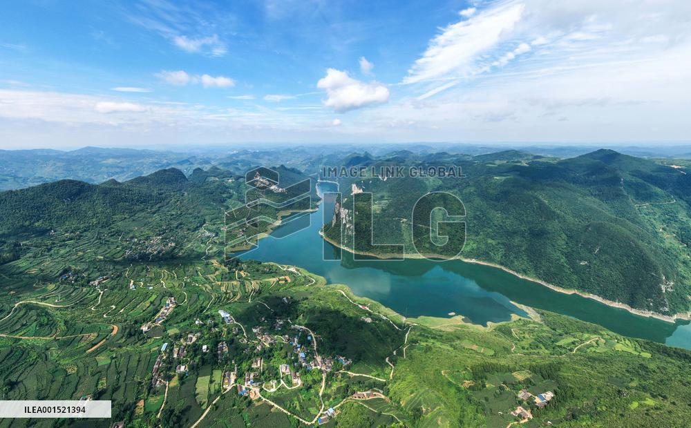 CHINA-GUIZHOU-WUJIANG RIVER-VOLUNTARY WORK-COUPLE (CN)