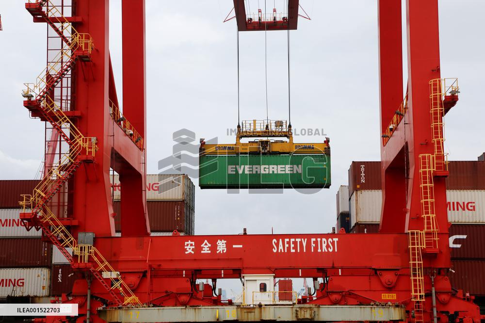 China Total Import And Export Value of Goods Trade Growth