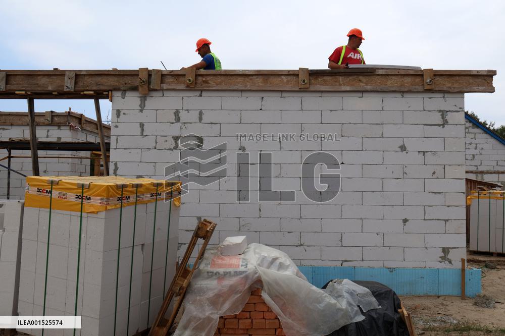 Private houses destroyed by Russians rebuilt in Kyiv Region