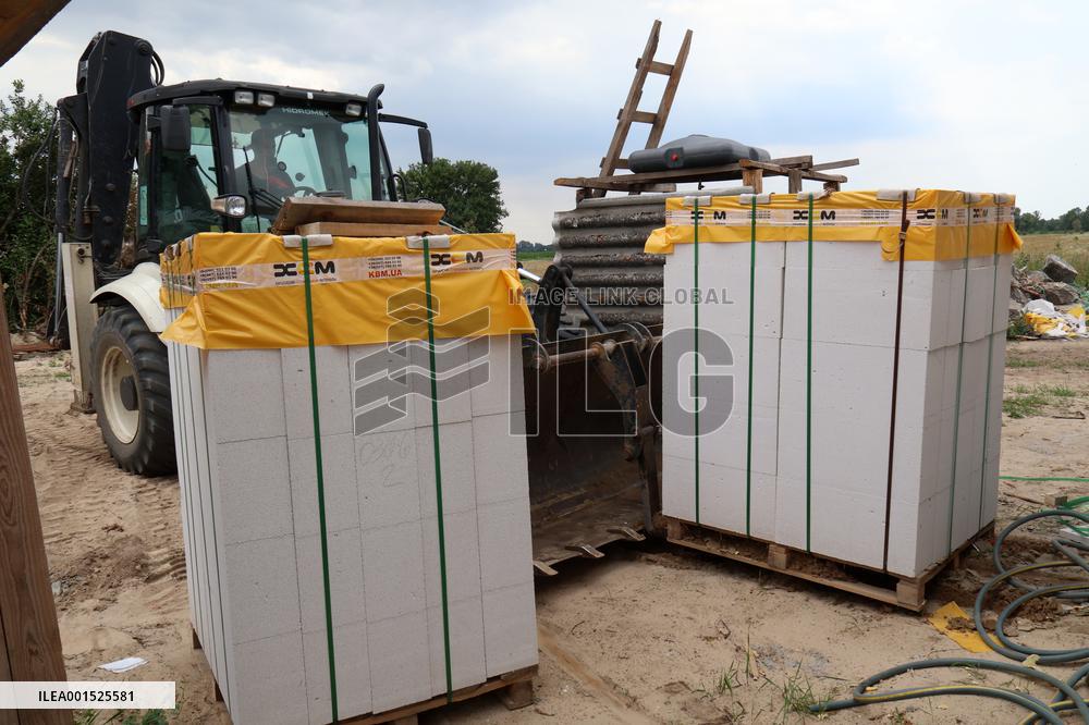 Private houses destroyed by Russians rebuilt in Kyiv Region