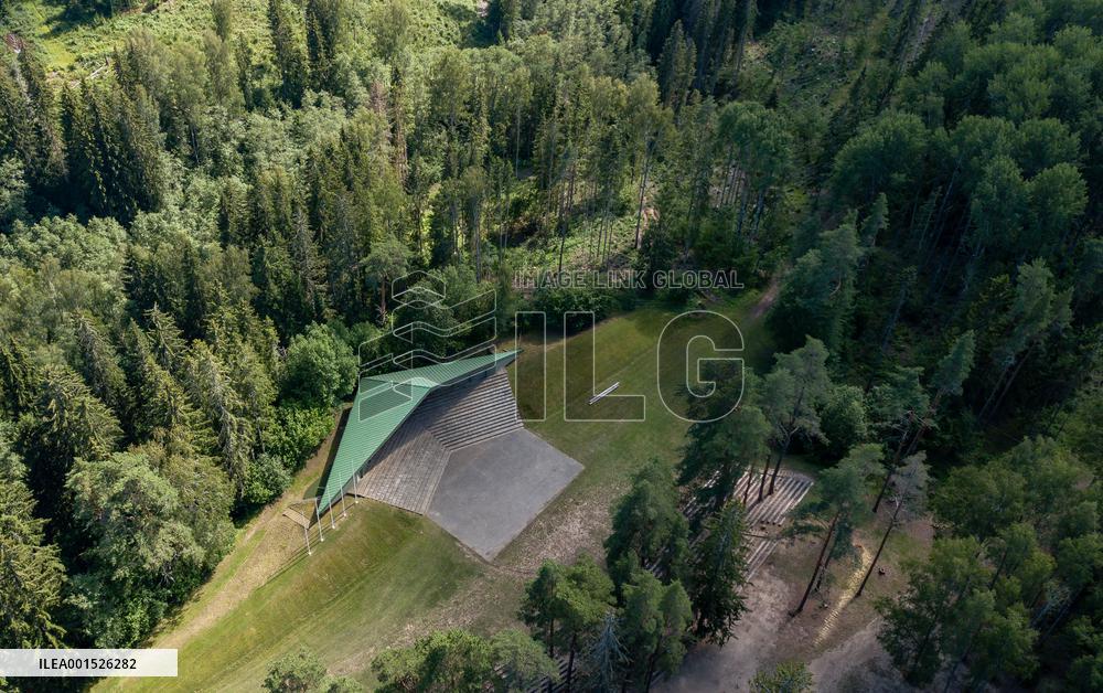 Intsikurmu forest park