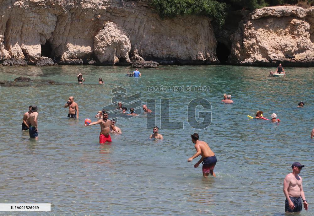 CYPRUS-HEATWAVE-AMBER ALERT