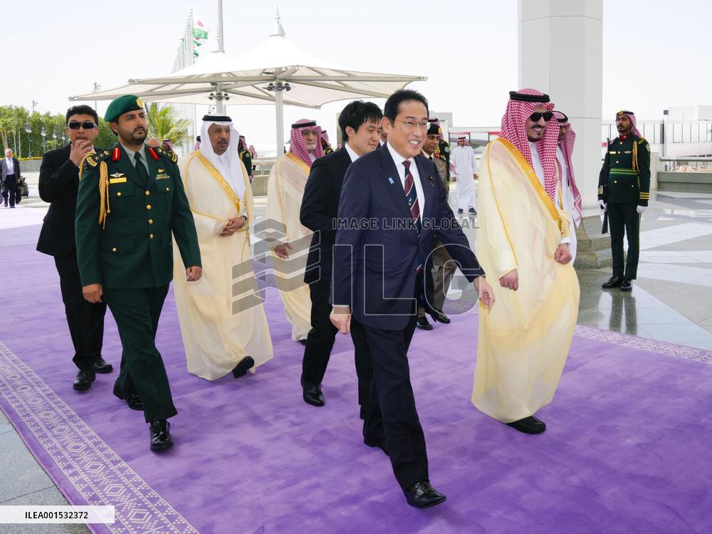 Japan PM Kishida arrives in Saudi Arabia