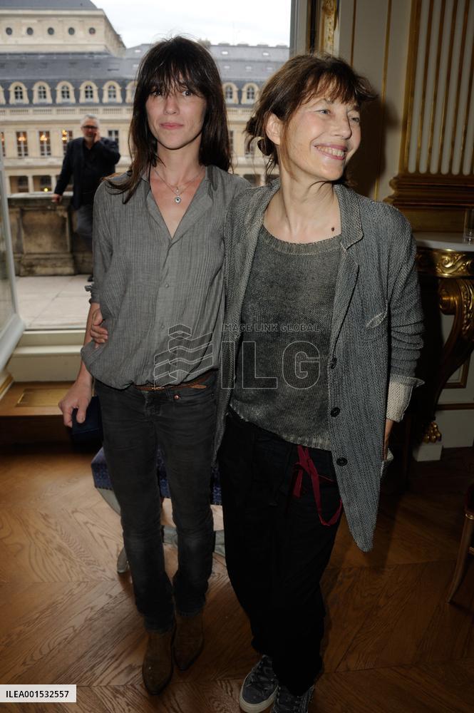 029880_Medals Ceremony At Culture Ministry in Paris