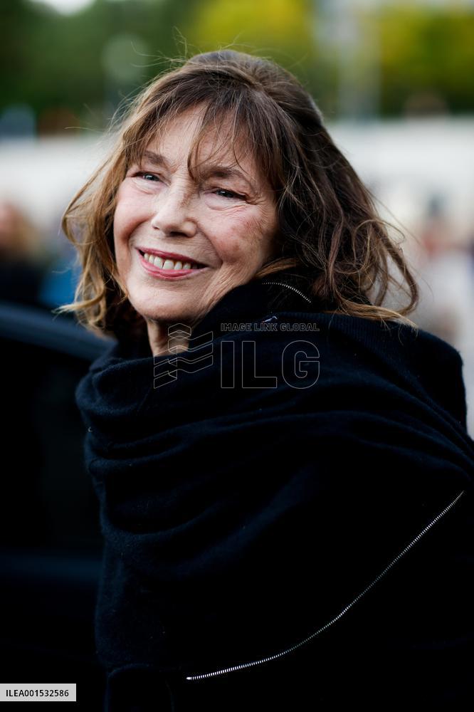 PFW - Street Style SS 18 - Paris