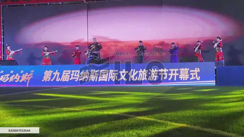 Major ethnic epics performed at int'l cultural tourism festival in China's Xinjiang