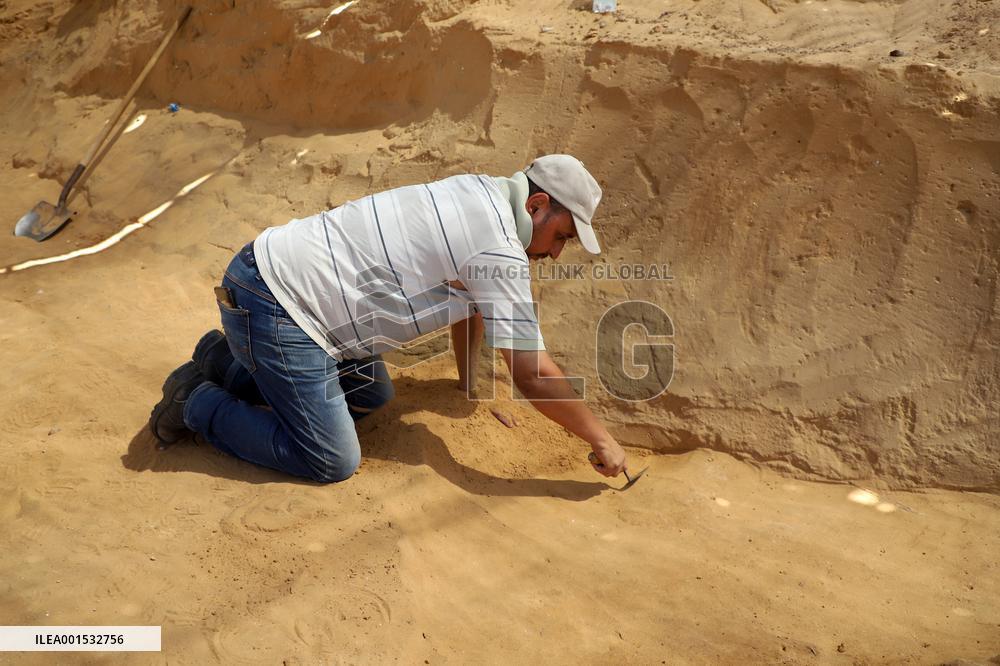 MIDEAST-GAZA-SARCOPHAGUS