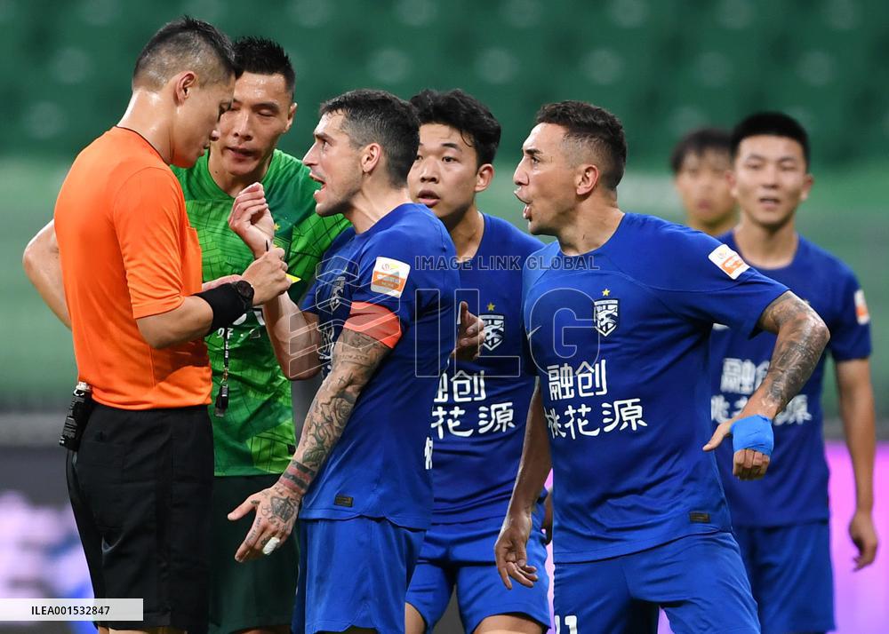 (SP)CHINA-BEIJING-FOOTBALL-CSL-BEIJING GUOAN VS WUHAN THREE TOWNS (CN)