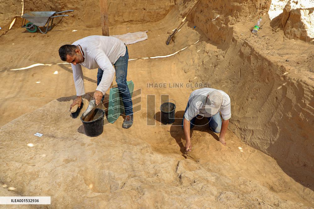MIDEAST-GAZA-SARCOPHAGUS