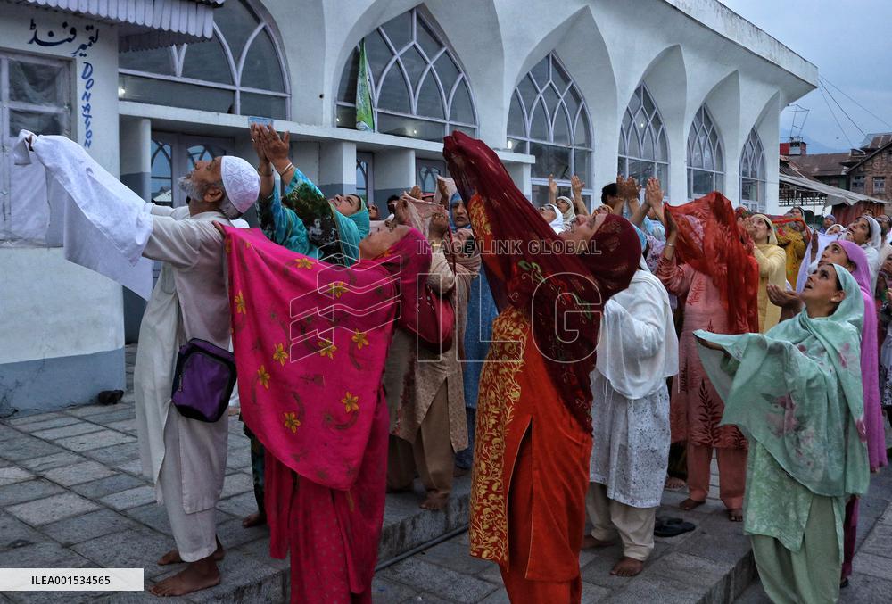 Kashmiri Muslims Pray At Hazratbal Shrine - India