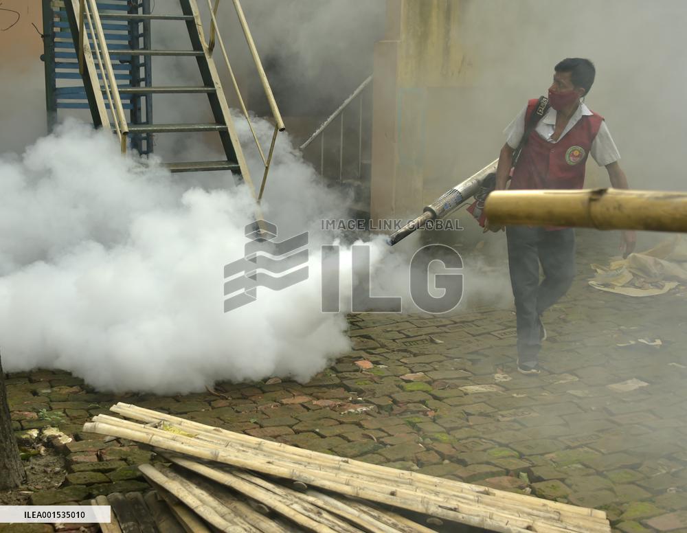 BANGLADESH-DHAKA-DENGUE OUTBREAK-ANTI-MOSQUITO FOG