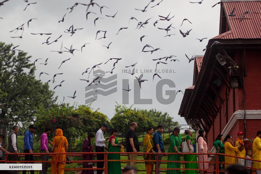 NEPAL-KATHMANDU-SHRAWAN-PRAYERS