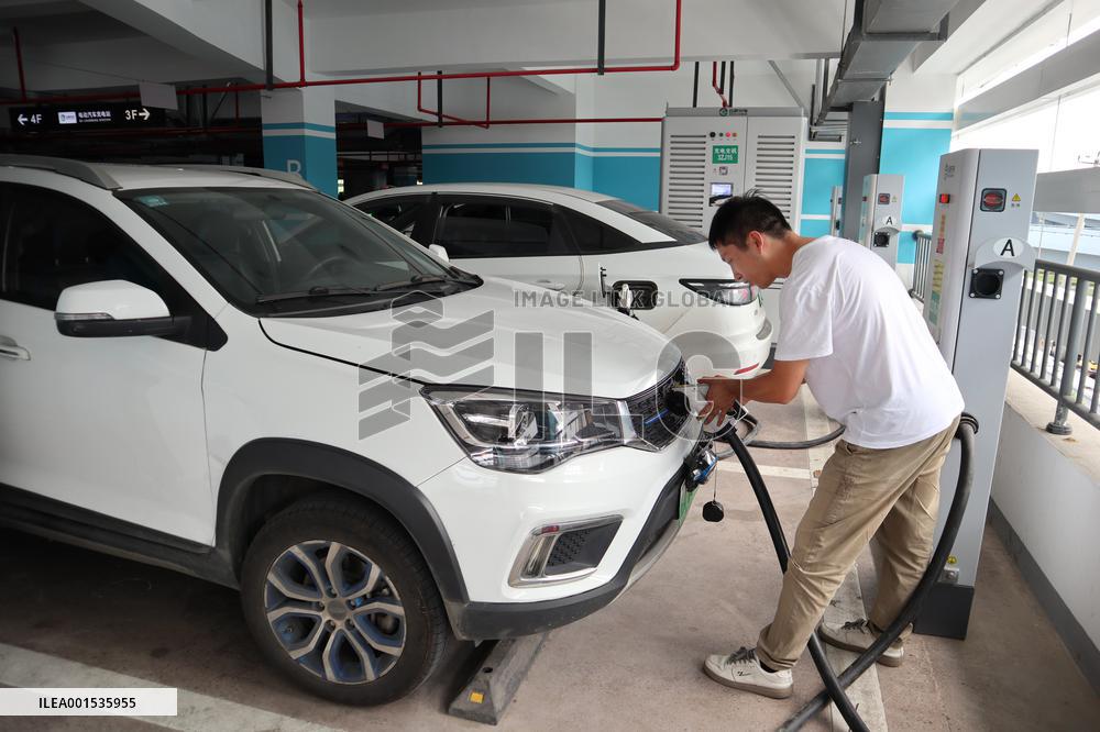 CHINA-ANHUI-HEFEI-MULTIFUNCTIONAL NEV CHARGING STATION (CN)