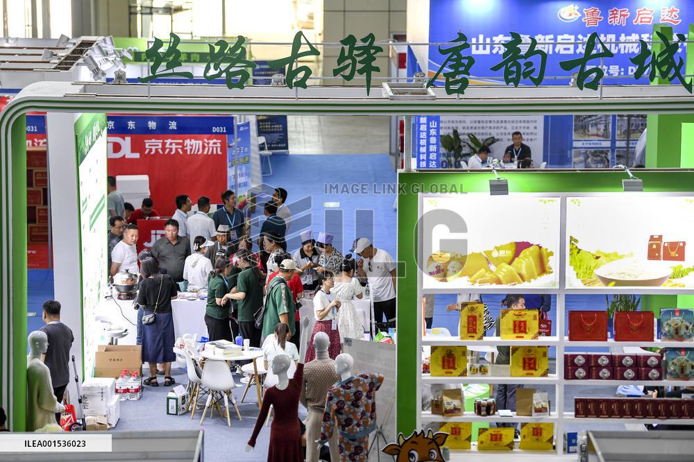 Xinhua Headlines: Chinese economy witnesses steady growth in H1, prospects look bright