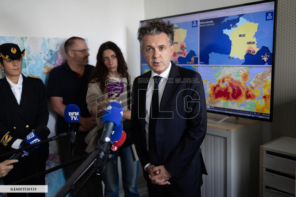 Christophe Bechu visits Meteo France headquarters - Saint-Mande