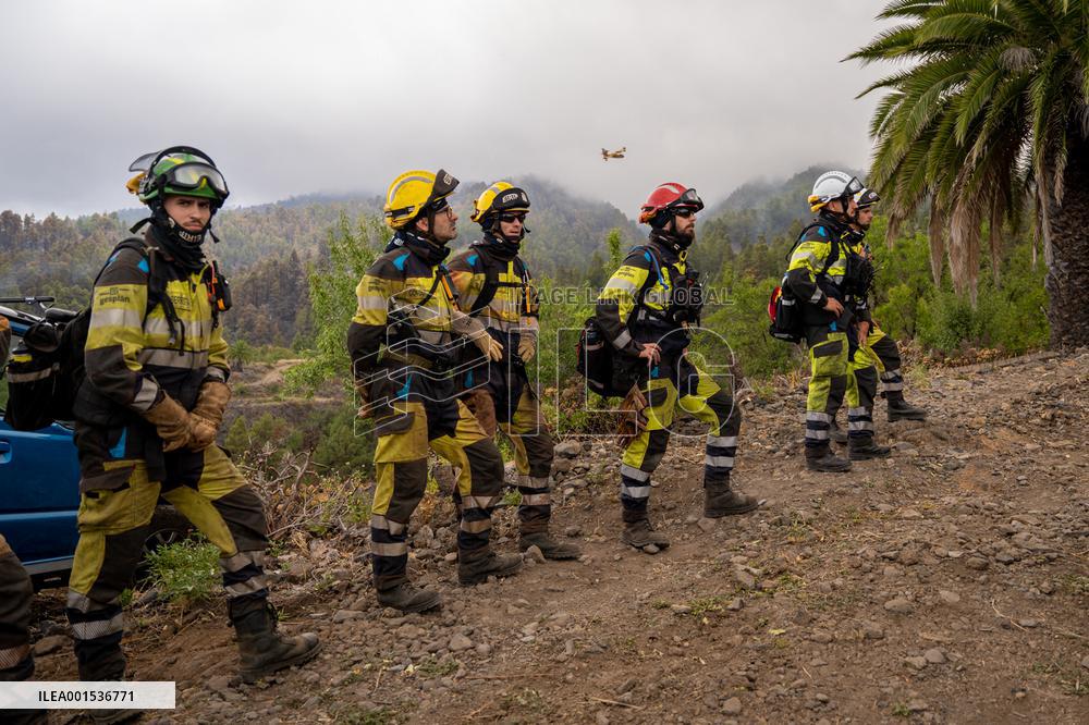 La Palma Fire Rages - Canary Islands