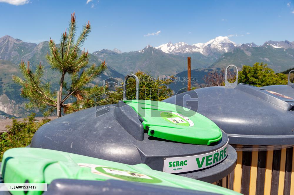 Containers For Glasses, Plastics Facing Mont Blanc