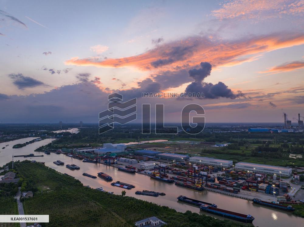 The Beijing-Hangzhou Grand Canal Cargo Ships