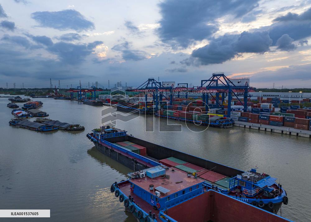 The Beijing-Hangzhou Grand Canal Cargo Ships