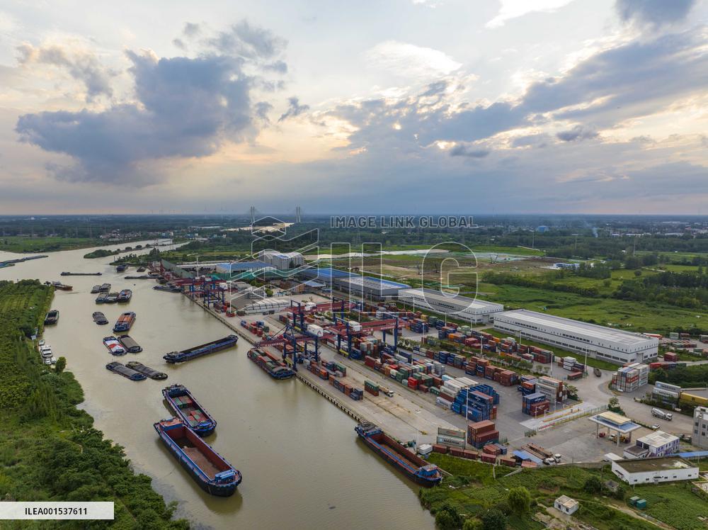 The Beijing-Hangzhou Grand Canal Cargo Ships