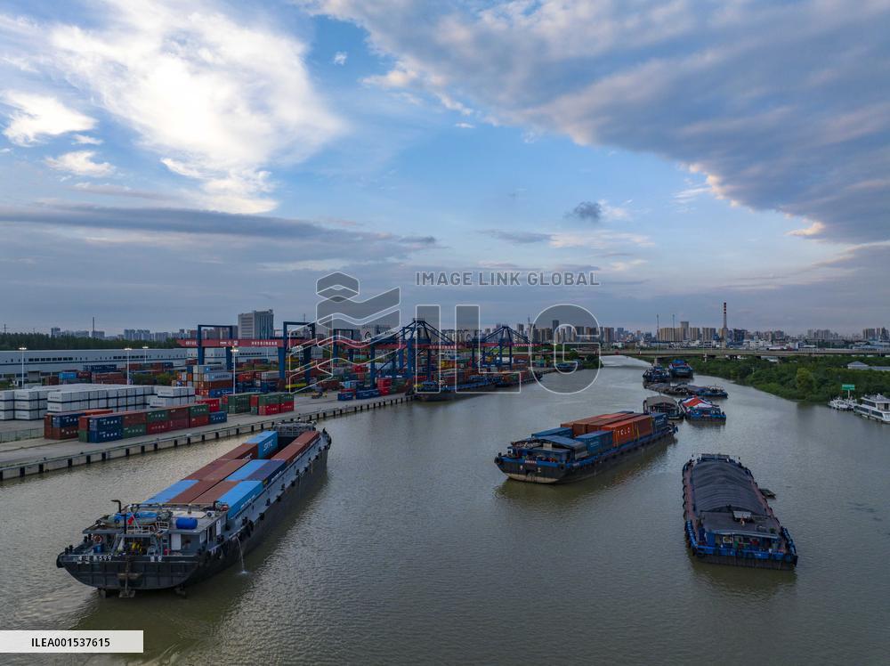 The Beijing-Hangzhou Grand Canal Cargo Ships