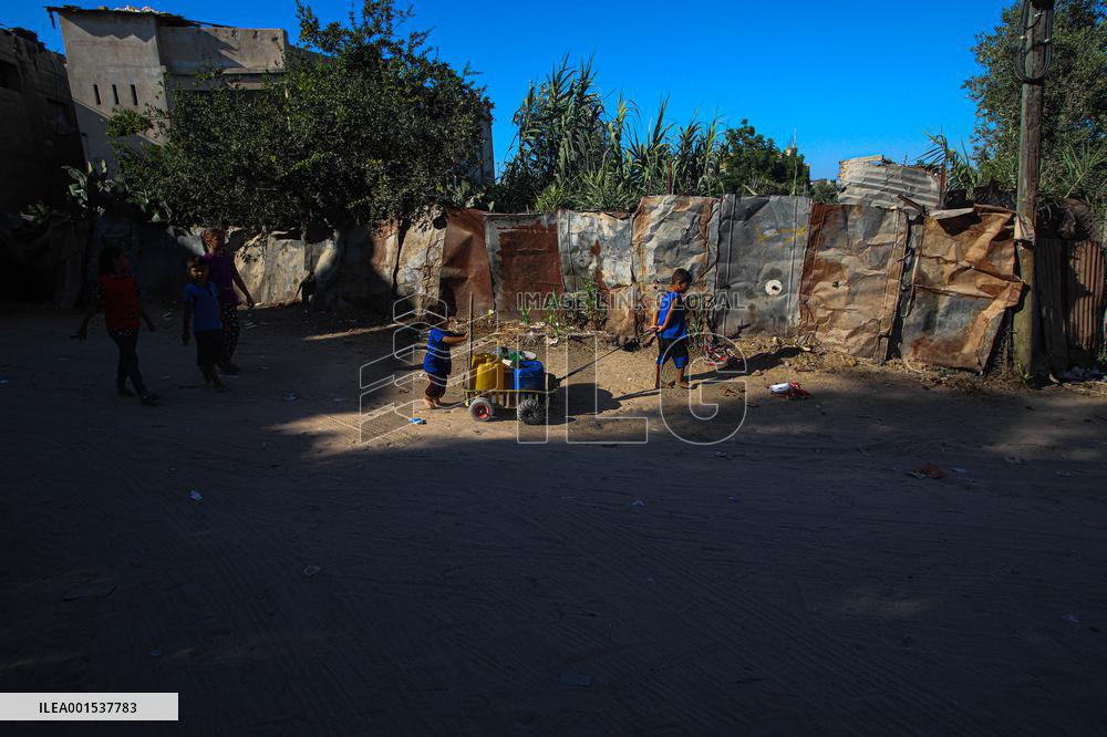 Heatwave And Power Shortages Hit Gaza