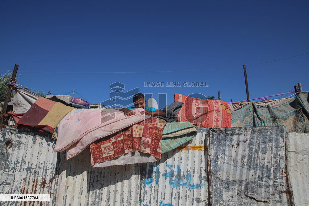 Heatwave And Power Shortages Hit Gaza