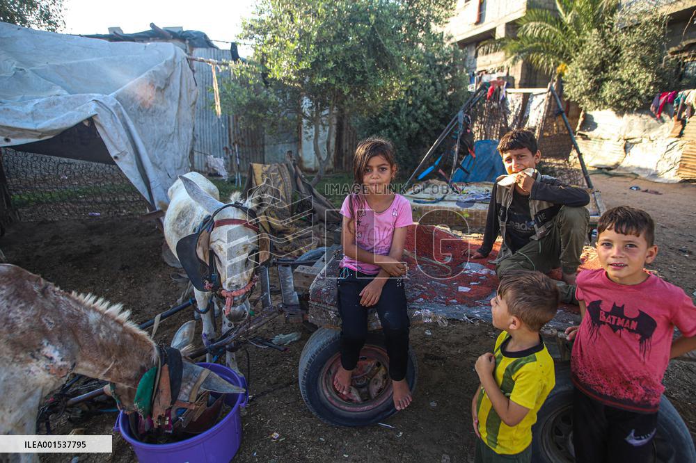 Heatwave And Power Shortages Hit Gaza