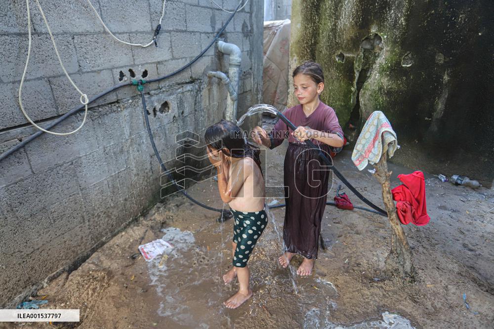 Heatwave And Power Shortages Hit Gaza