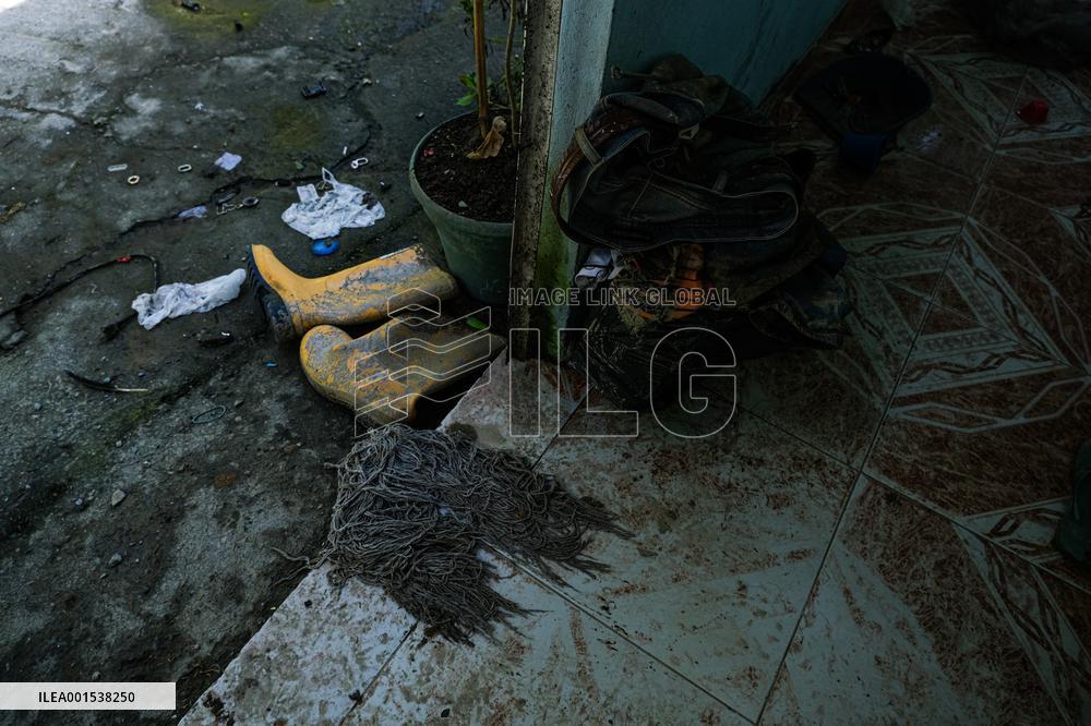Landslide Leaves 14 Dead and a Dozen Missing in Central Colombia