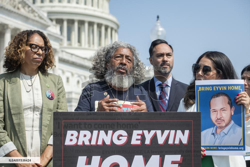 Press Conference For The Release Of Eyvin Hernandez - Washington