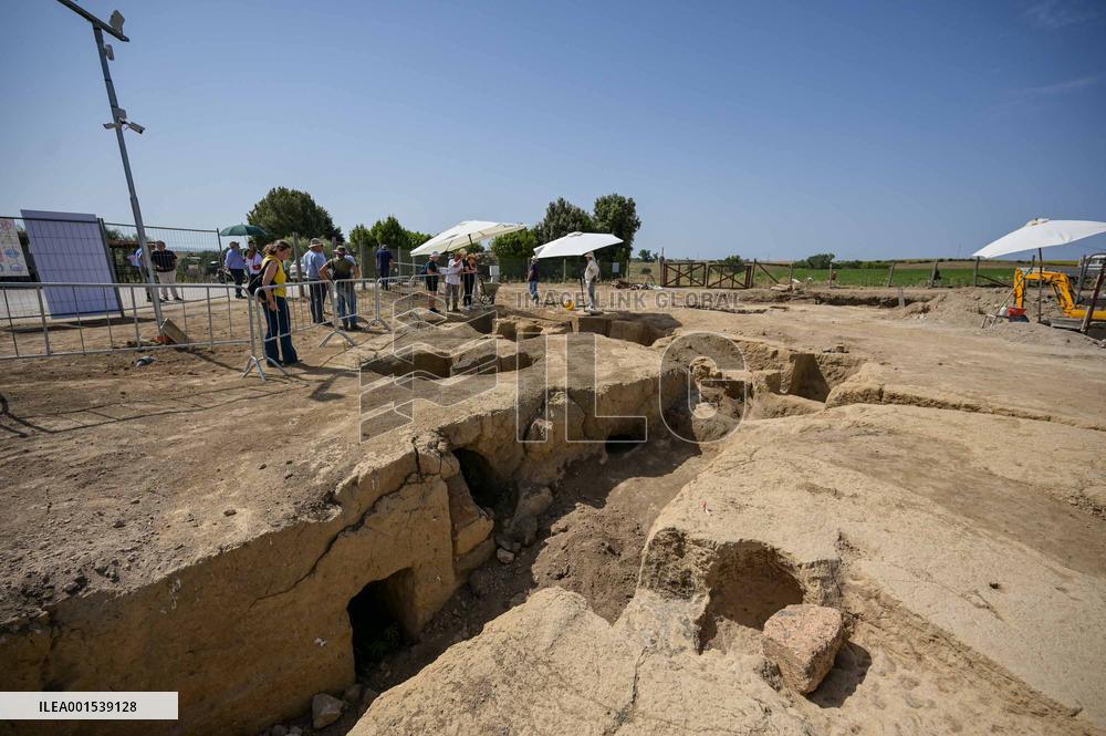 Discovery Of An Intact 2600-Year-Old Etruscan Tomb - Rome