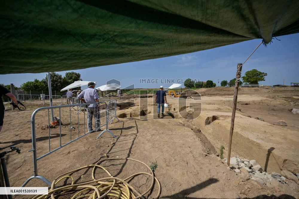 Discovery Of An Intact 2600-Year-Old Etruscan Tomb - Rome