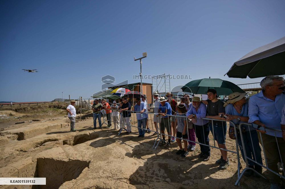 Discovery Of An Intact 2600-Year-Old Etruscan Tomb - Rome