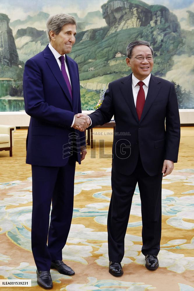 U.S. climate envoy Kerry in Beijing