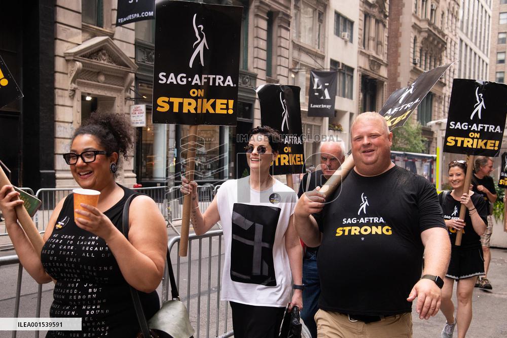 SAG-AFTRA Members Join The Picket Line In New York City