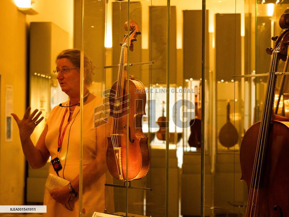 ITALY-MUSEUM-OVER-TOURISM