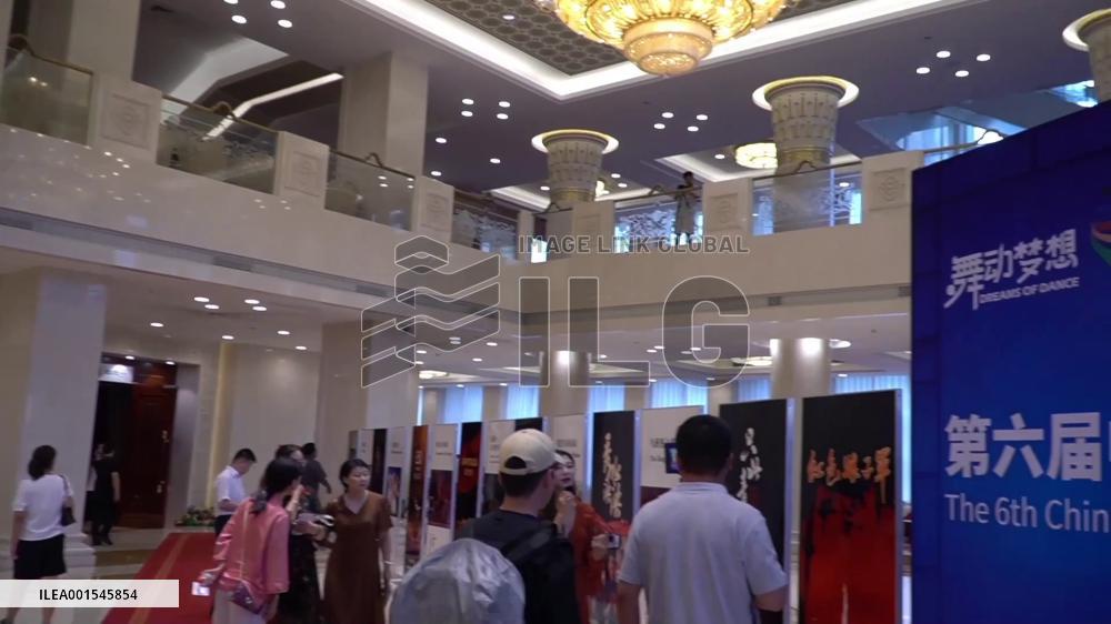 Int'l dance festival enchants audiences in China's Xinjiang