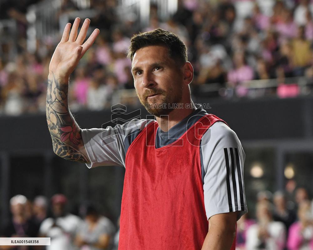 Lionel Messi Makes Debut For Inter Milan Cf Watched By A List Celebrities In The Crowd